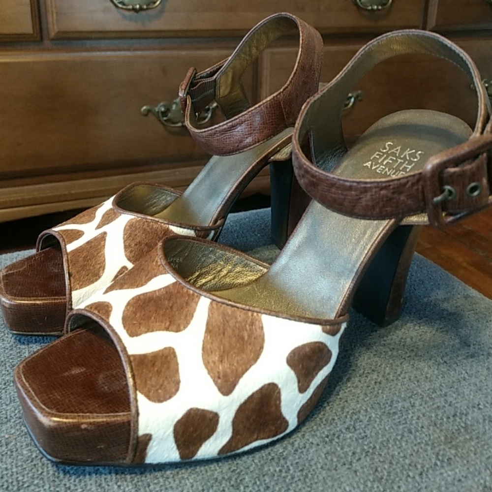 Unique giraffe print shoes